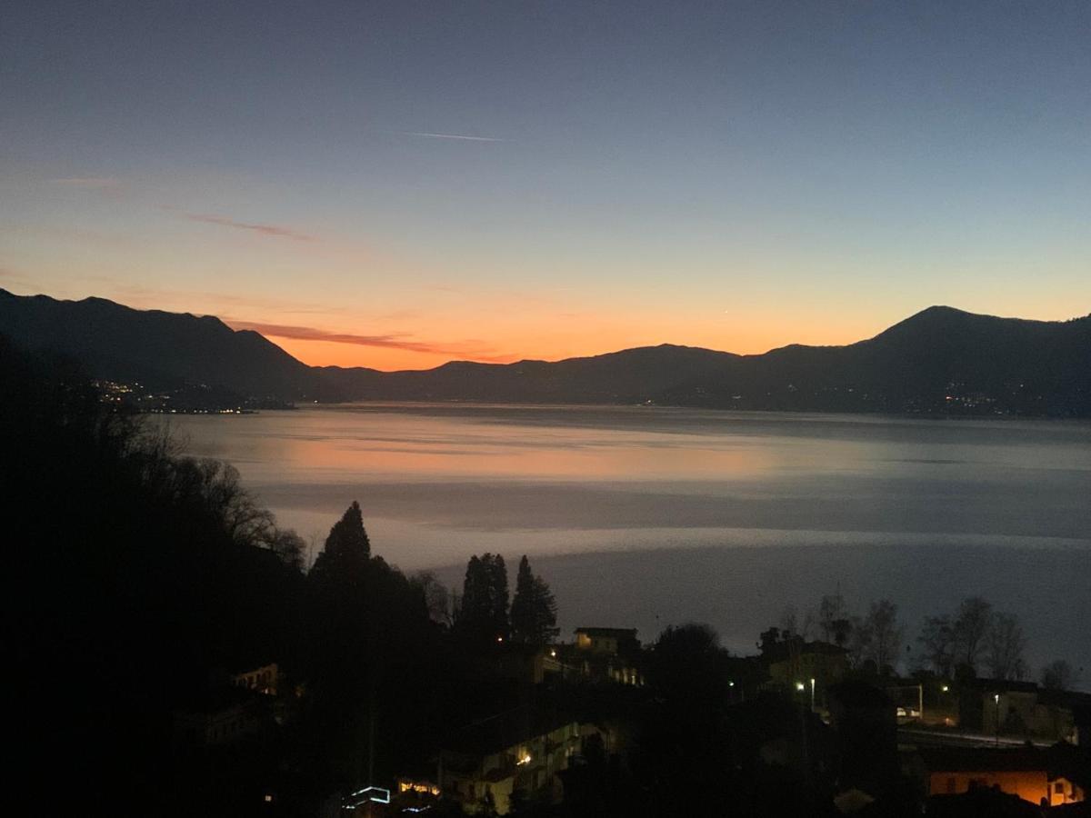 Casa Colmegna Mit Traumhaften See- Und Bergblick Luino Camera foto