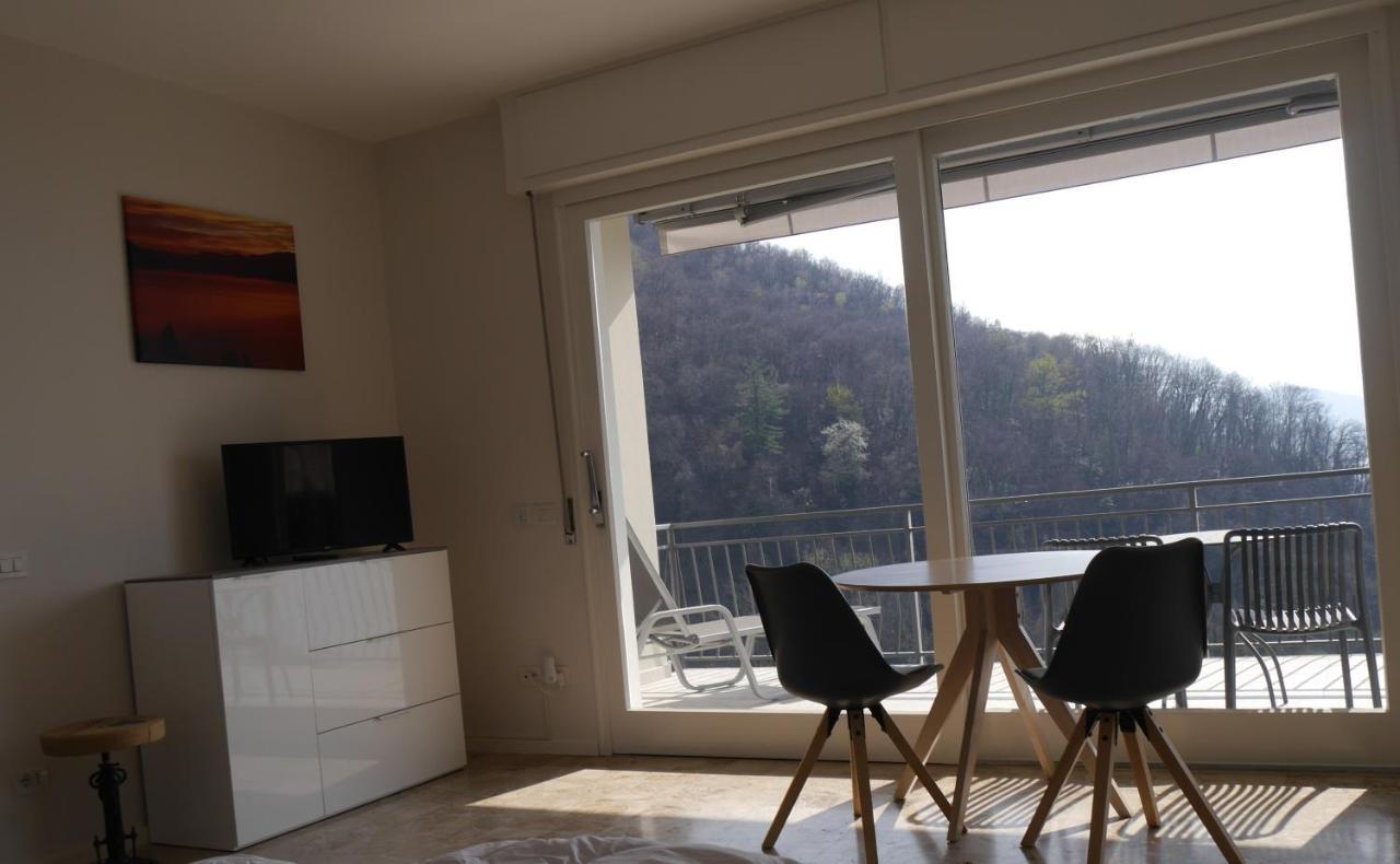 Casa Colmegna Mit Traumhaften See- Und Bergblick Luino Esterno foto