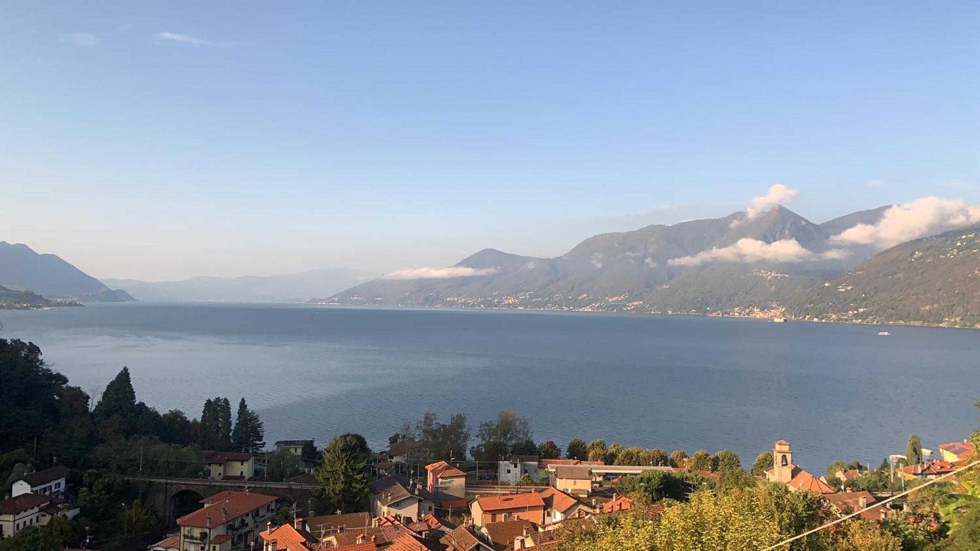 Casa Colmegna Mit Traumhaften See- Und Bergblick Luino Camera foto